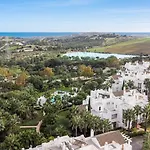 Vivi Homes - Casa Sereno - Lagoon - Pool - Garden - View Estepona