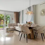 Vivi Homes - Casa Sereno - Lagoon - Pool - Garden - View * Estepona